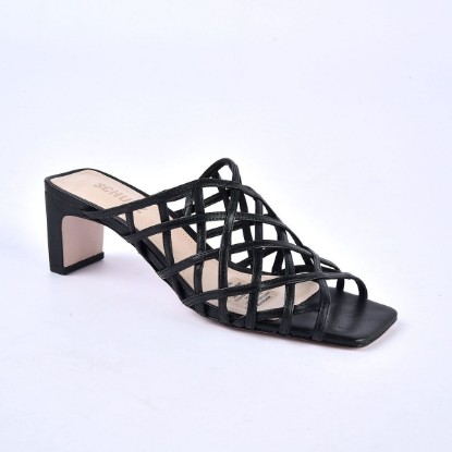 Imagen de Schutz Sandalias de tacón en bloque  	